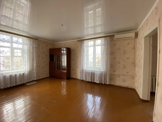 Продам трехкомнатную (3-комн.) квартиру, Федосеева ул, 13, Тихорецк г