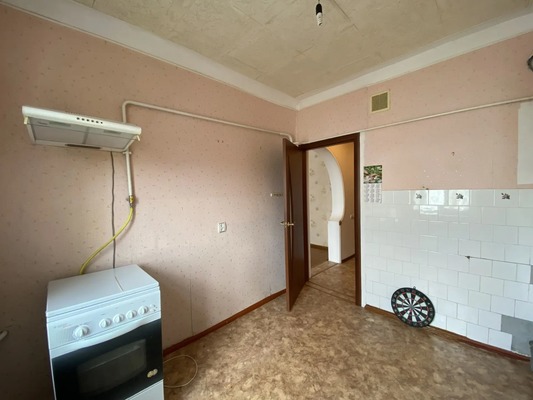 Продам трехкомнатную (3-комн.) квартиру, Федосеева ул, 13, Тихорецк г