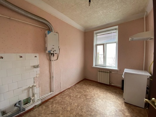 Продам трехкомнатную (3-комн.) квартиру, Федосеева ул, 13, Тихорецк г