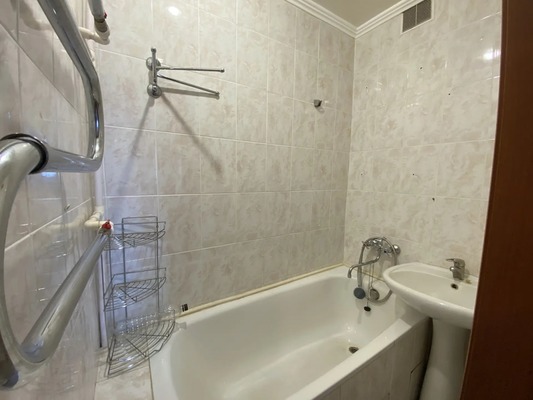 Продам трехкомнатную (3-комн.) квартиру, Федосеева ул, 13, Тихорецк г