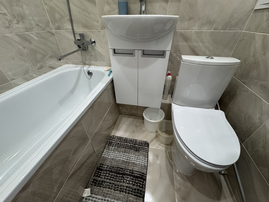 Сдам двухкомнатную (2-комн.) квартиру, Западный Обход ул, 45к1, Краснодар г