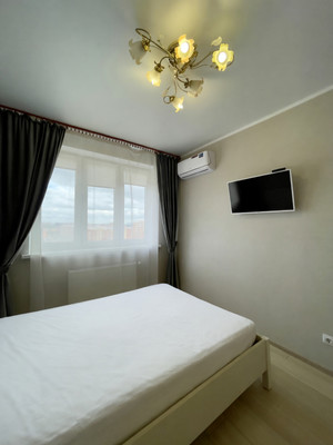 Сдам однокомнатную (1-комн.) квартиру, Западный Обход ул, 45к1, Краснодар г