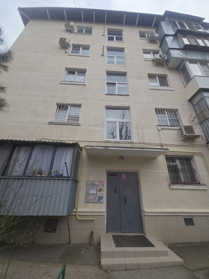 Продам трехкомнатную (3-комн.) квартиру, им. Стасова ул, 143, Краснодар г