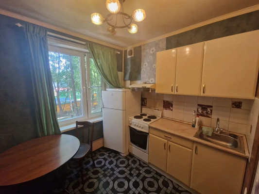 Продам однокомнатную (1-комн.) квартиру, Ореховый б-р, 39к2, Москва г