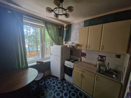 Продам однокомнатную (1-комн.) квартиру, Ореховый б-р, 39к2, Москва г