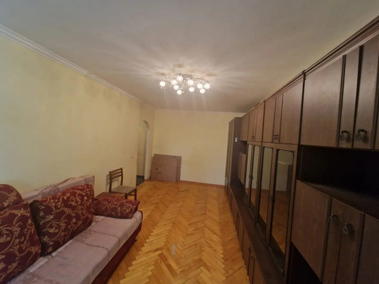 Продам однокомнатную (1-комн.) квартиру, Ореховый б-р, 39к2, Москва г