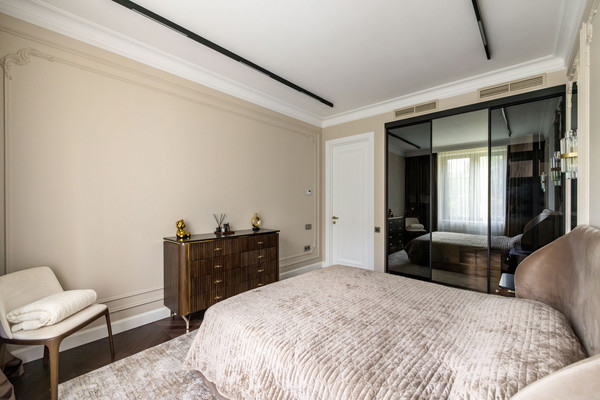 Продам трехкомнатную (3-комн.) квартиру, Багрицкого ул, 18, Москва г