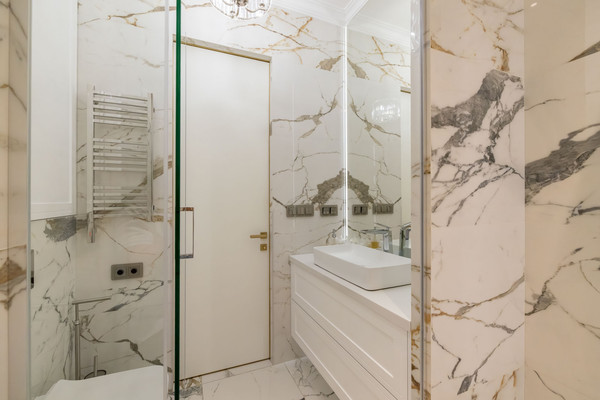 Продам трехкомнатную (3-комн.) квартиру, Багрицкого ул, 18, Москва г