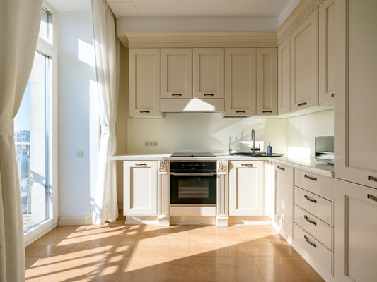 Сдам двухкомнатную (2-комн.) квартиру, Котельническая наб, 1/15кА, Москва г