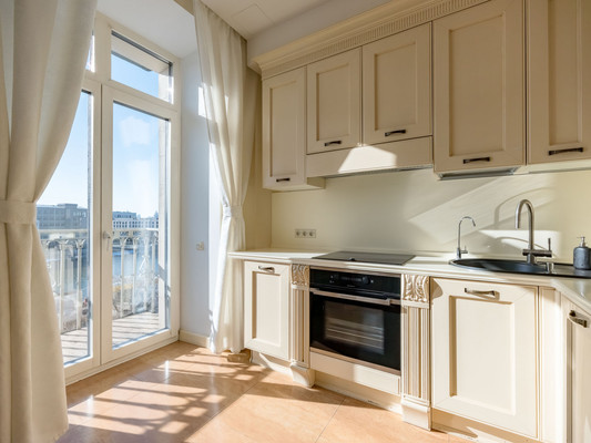 Сдам двухкомнатную (2-комн.) квартиру, Котельническая наб, 1/15кА, Москва г