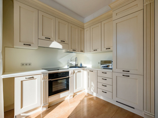 Сдам двухкомнатную (2-комн.) квартиру, Котельническая наб, 1/15кА, Москва г