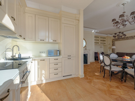 Сдам двухкомнатную (2-комн.) квартиру, Котельническая наб, 1/15кА, Москва г