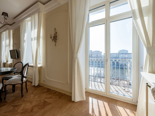 Сдам двухкомнатную (2-комн.) квартиру, Котельническая наб, 1/15кА, Москва г