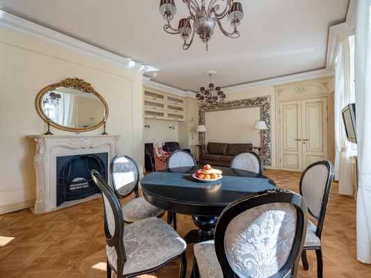 Сдам двухкомнатную (2-комн.) квартиру, Котельническая наб, 1/15кА, Москва г