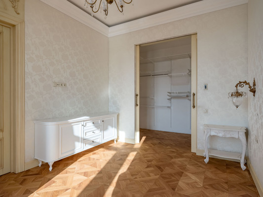 Сдам двухкомнатную (2-комн.) квартиру, Котельническая наб, 1/15кА, Москва г