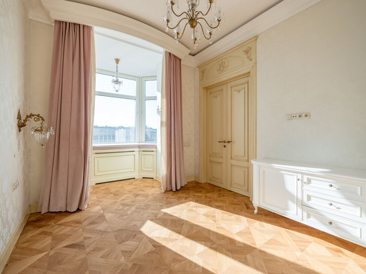 Сдам двухкомнатную (2-комн.) квартиру, Котельническая наб, 1/15кА, Москва г