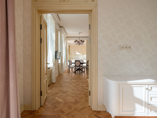 Сдам двухкомнатную (2-комн.) квартиру, Котельническая наб, 1/15кА, Москва г