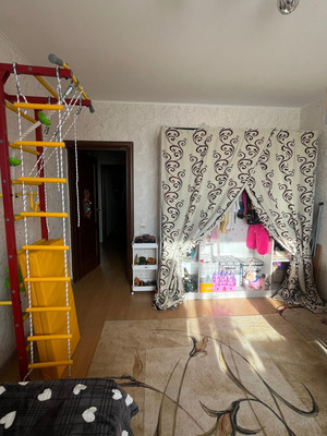 Продам двухкомнатную (2-комн.) квартиру, Рябиновая ул, 8, Бородки д