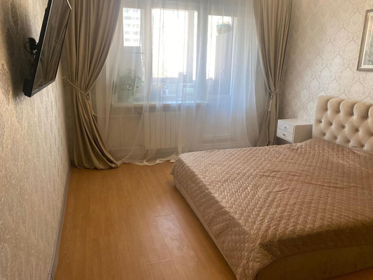 Продам двухкомнатную (2-комн.) квартиру, Рябиновая ул, 8, Бородки д