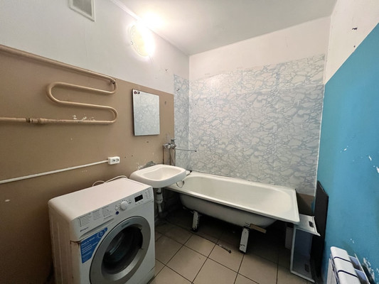 Продам двухкомнатную (2-комн.) квартиру, Тобольская ул, 7а, Новороссийск г