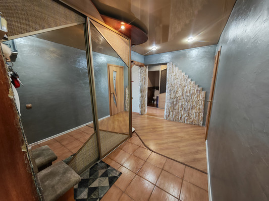 Продам трехкомнатную (3-комн.) квартиру, Ленина пр-кт, 18, Комсомольск-на-Амуре г