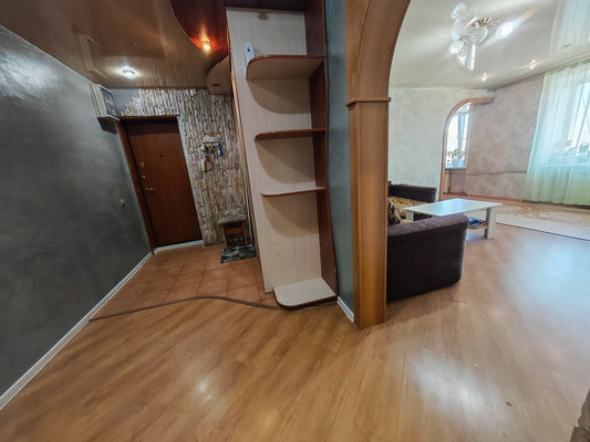 Продам трехкомнатную (3-комн.) квартиру, Ленина пр-кт, 18, Комсомольск-на-Амуре г