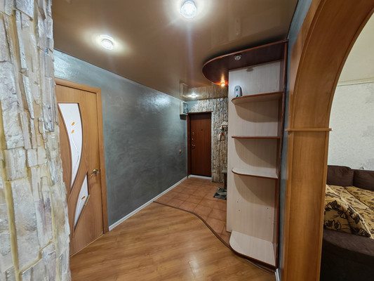 Продам трехкомнатную (3-комн.) квартиру, Ленина пр-кт, 18, Комсомольск-на-Амуре г