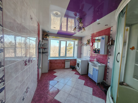 Продам трехкомнатную (3-комн.) квартиру, Ленина пр-кт, 18, Комсомольск-на-Амуре г