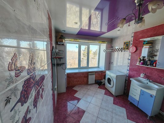 Продам трехкомнатную (3-комн.) квартиру, Ленина пр-кт, 18, Комсомольск-на-Амуре г