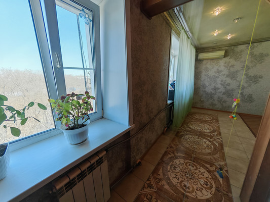 Продам трехкомнатную (3-комн.) квартиру, Ленина пр-кт, 18, Комсомольск-на-Амуре г