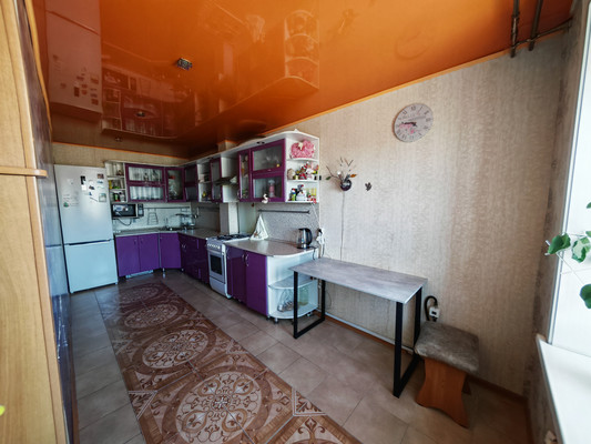 Продам трехкомнатную (3-комн.) квартиру, Ленина пр-кт, 18, Комсомольск-на-Амуре г