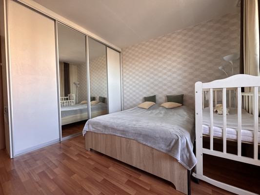 Продам однокомнатную (1-комн.) квартиру, Холмогорская ул, 4кБ, Пермь г