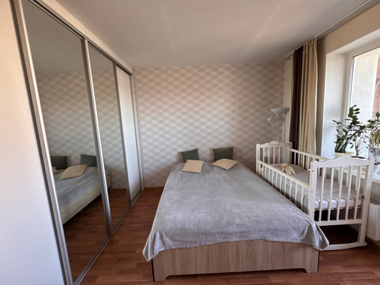 Продам однокомнатную (1-комн.) квартиру, Холмогорская ул, 4кБ, Пермь г