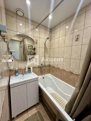 Продам трехкомнатную (3-комн.) квартиру, Бакинский проезд, 92, Иваново г