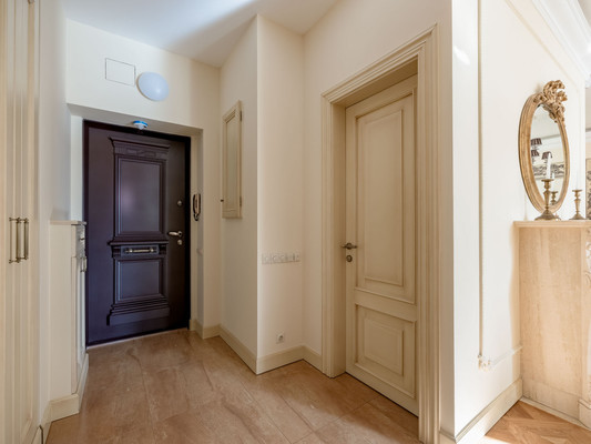 Сдам двухкомнатную (2-комн.) квартиру, Котельническая наб, 1/15кА, Москва г