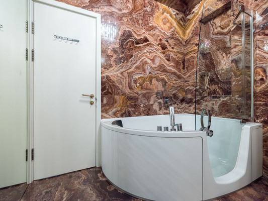 Сдам двухкомнатную (2-комн.) квартиру, Котельническая наб, 1/15кА, Москва г