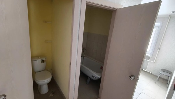 Продам двухкомнатную (2-комн.) квартиру, 1 мкр, 57, Кропоткин г