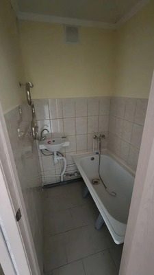 Продам двухкомнатную (2-комн.) квартиру, 1 мкр, 57, Кропоткин г