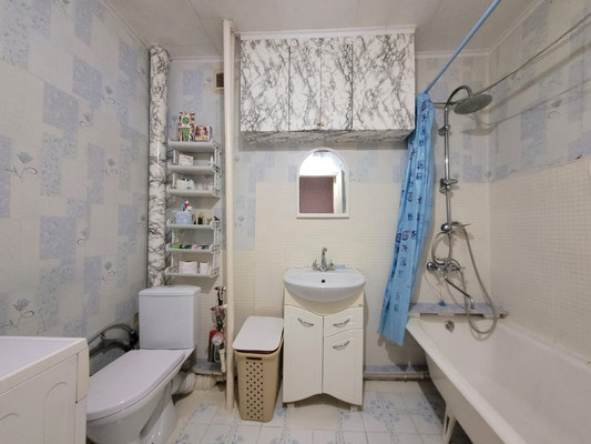 Продам двухкомнатную (2-комн.) квартиру, Т.Идарова ул, 166, Нальчик г