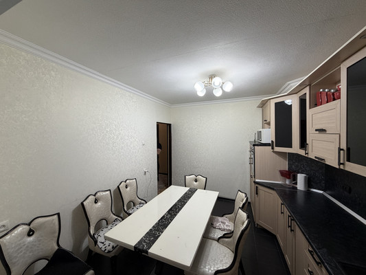 Продам многокомнатную квартиру, Атажукина ул, 4, Нальчик г