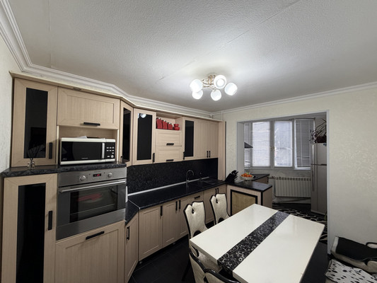 Продам многокомнатную квартиру, Атажукина ул, 4, Нальчик г