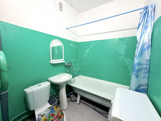 Продам однокомнатную (1-комн.) квартиру, Куликова ул, 81к3, Астрахань г