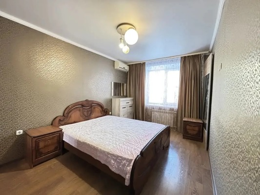 Продам трехкомнатную (3-комн.) квартиру, Силикатная ул, 26, Астрахань г