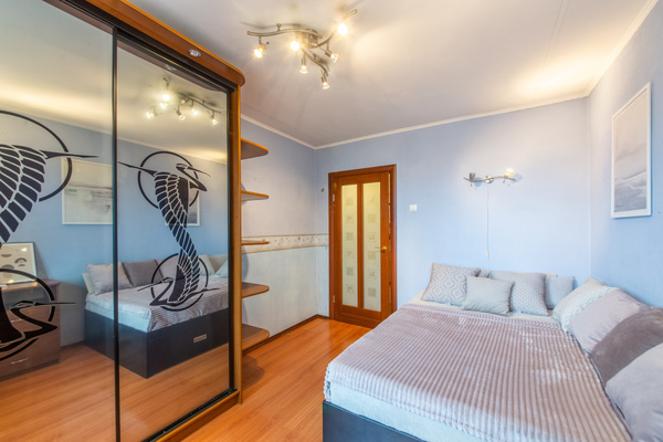 Продам двухкомнатную (2-комн.) квартиру, Непокорённых пр-кт, 16к1, Санкт-Петербург г