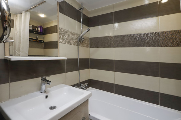 Продам двухкомнатную (2-комн.) квартиру, Шпачека ул, 10, Иркутск г