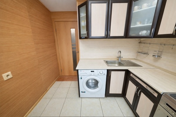 Продам трехкомнатную (3-комн.) квартиру, Сиреневый б-р, 22/26А, Санкт-Петербург г