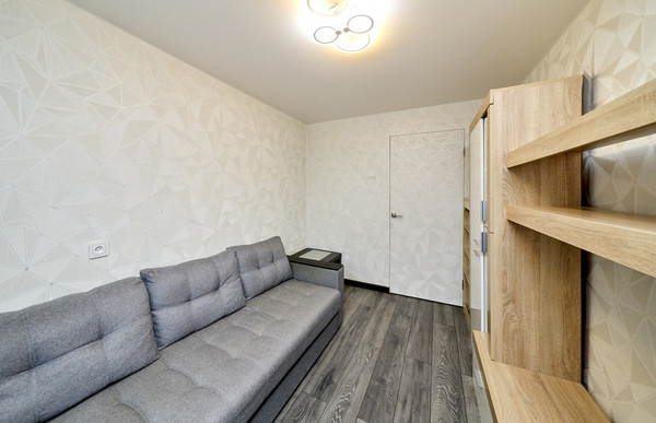 Продам трехкомнатную (3-комн.) квартиру, Сиреневый б-р, 22/26А, Санкт-Петербург г