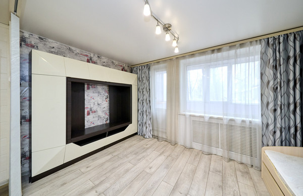 Продам трехкомнатную (3-комн.) квартиру, Сиреневый б-р, 22/26А, Санкт-Петербург г