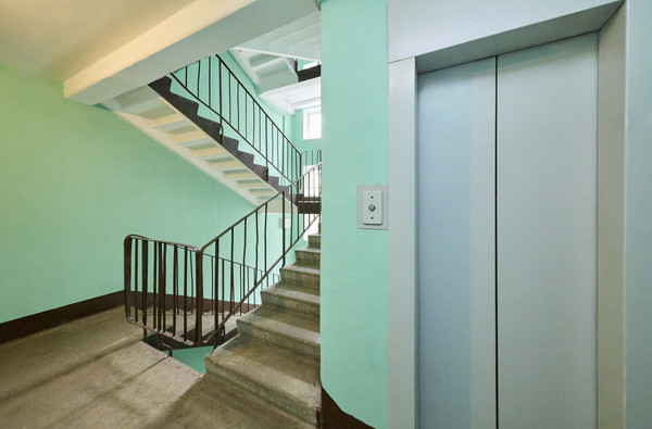 Продам трехкомнатную (3-комн.) квартиру, Сиреневый б-р, 22/26А, Санкт-Петербург г