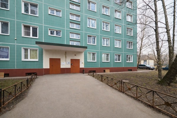 Продам трехкомнатную (3-комн.) квартиру, Сиреневый б-р, 22/26А, Санкт-Петербург г